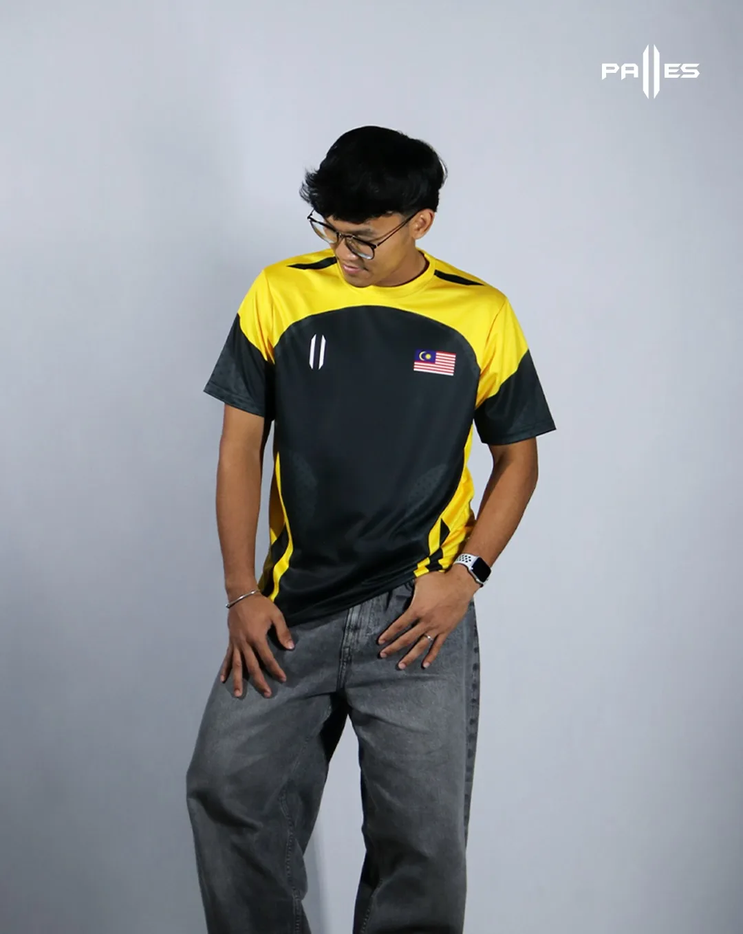 Clean look. Strong identity.
This jersey is made to stand out on and off the field.

Get yours now, available on our website & TikTok Shop.
Don’t miss it.